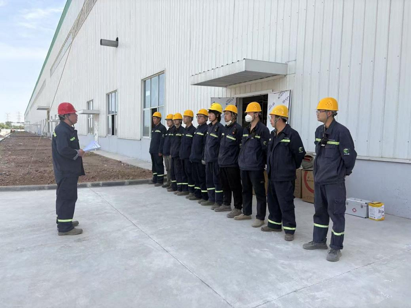 龍門(mén)綠碳開(kāi)展電熔窯火災(zāi)事故暨窯底漏料應(yīng)急演練