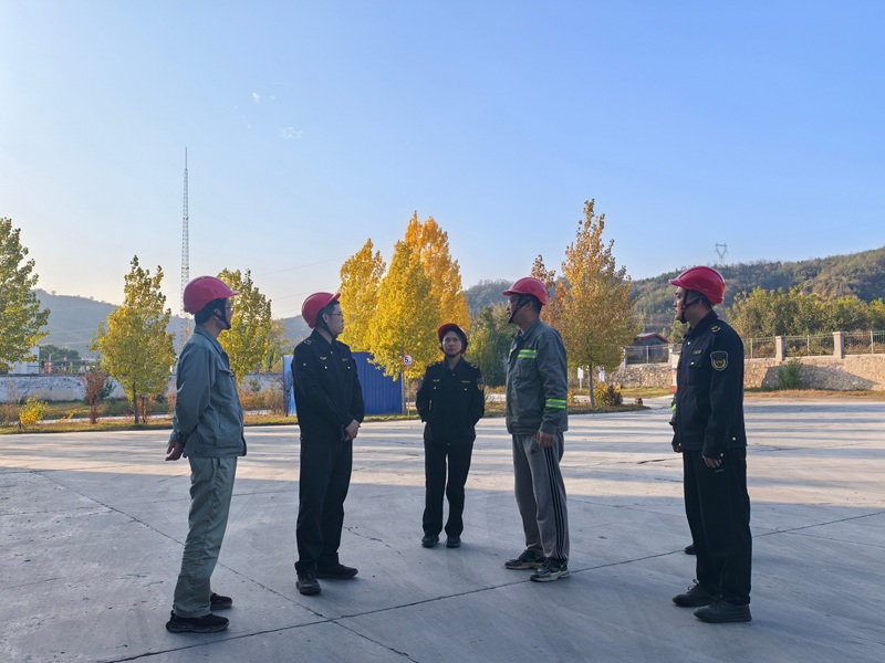 延安市環(huán)保局到黃陵公司進(jìn)行環(huán)保督導(dǎo)檢查