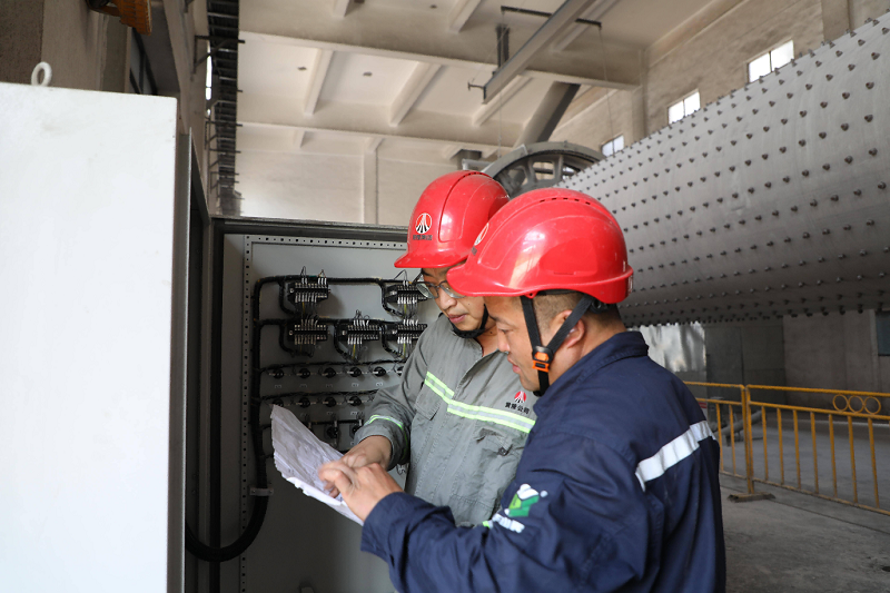 熬得住高溫 成得了好料——黃陵公司毛天龍十年一線成長筆記